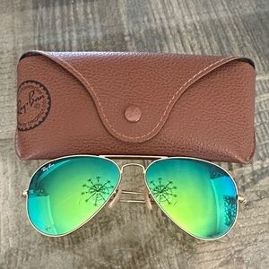 Ray-Ban Aviator Sunglasses with Green and Blue Lenses